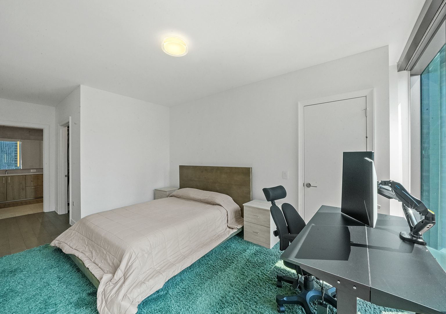 211 N Harbor Drive Unit: 2203