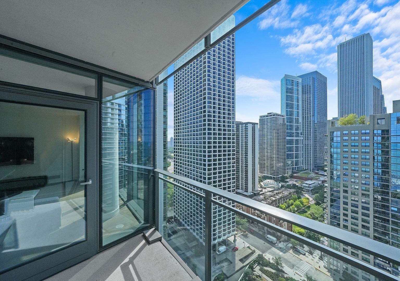 211 N Harbor Drive Unit: 2203