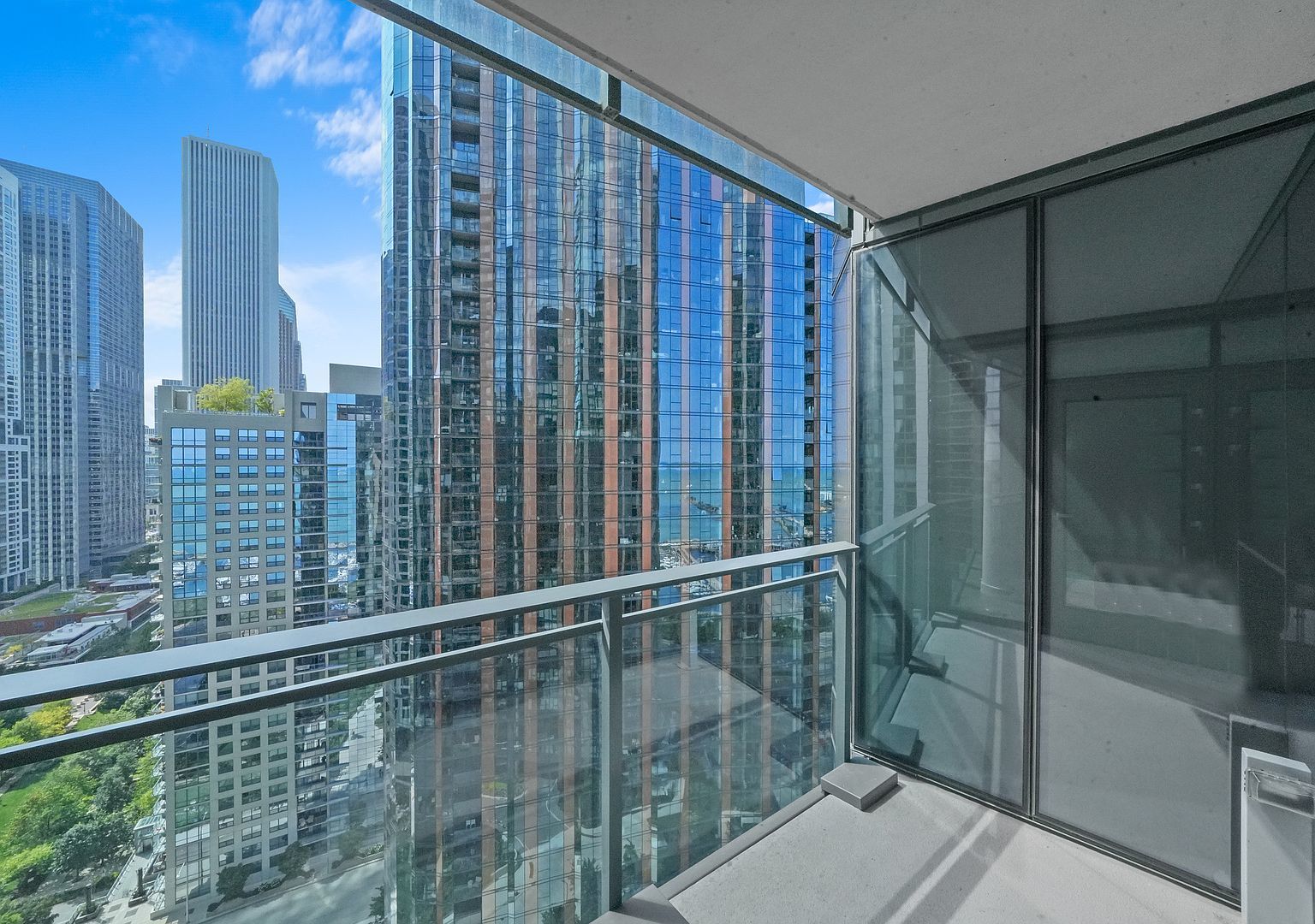 211 N Harbor Drive Unit: 2203