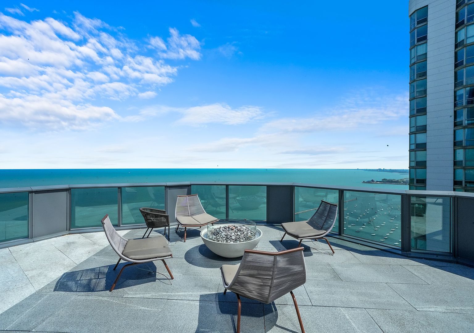 211 N Harbor Drive Unit: 2203