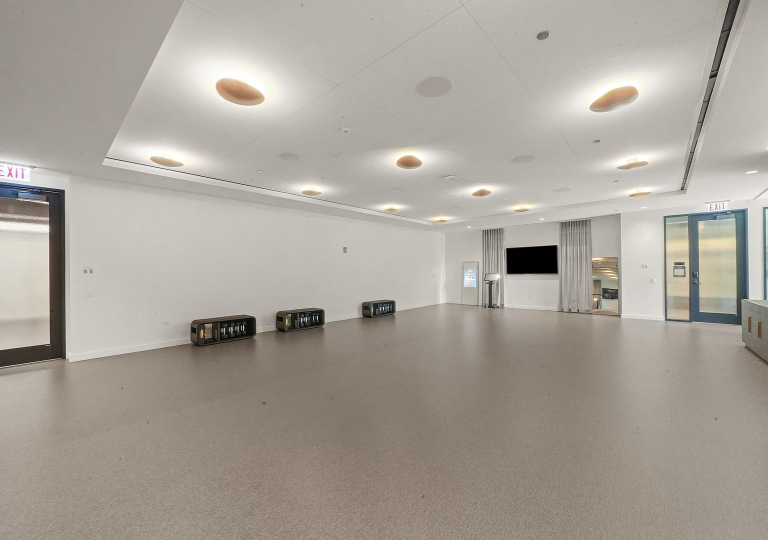 211 N Harbor Drive Unit: 2203