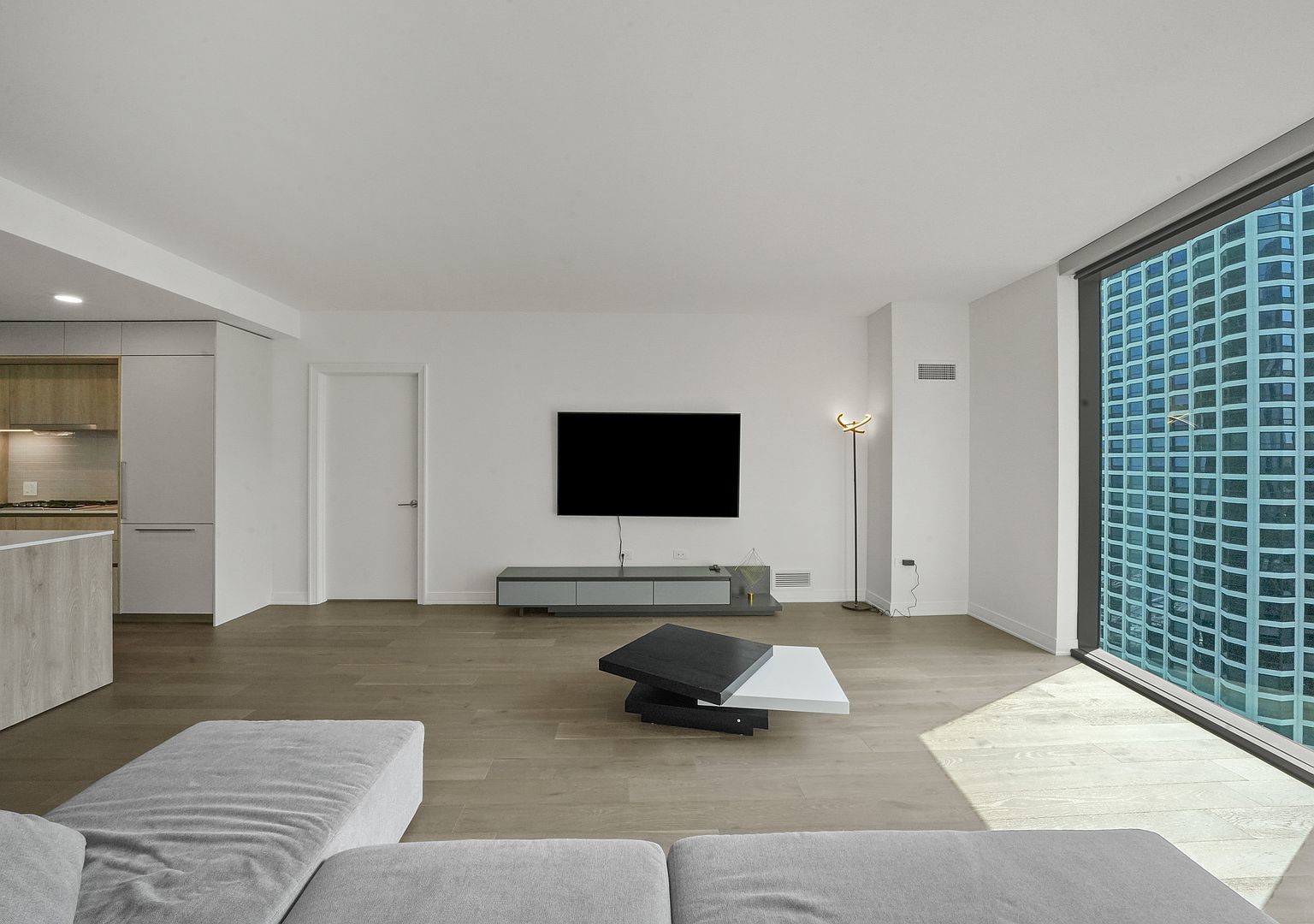 211 N Harbor Drive Unit: 2203