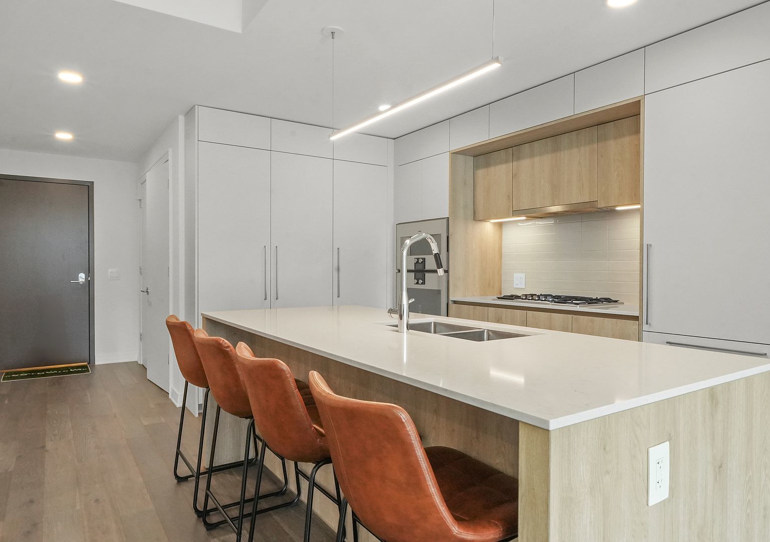 211 N Harbor Drive Unit: 2203