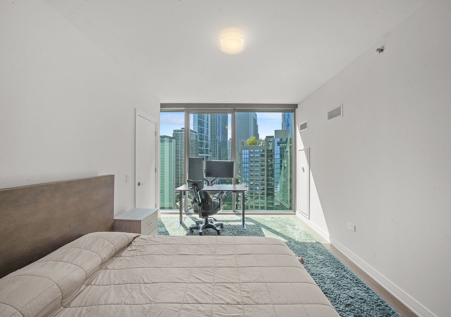 211 N Harbor Drive Unit: 2203