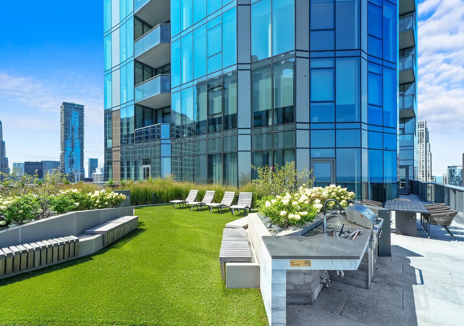 211 N Harbor Drive Unit: 2203