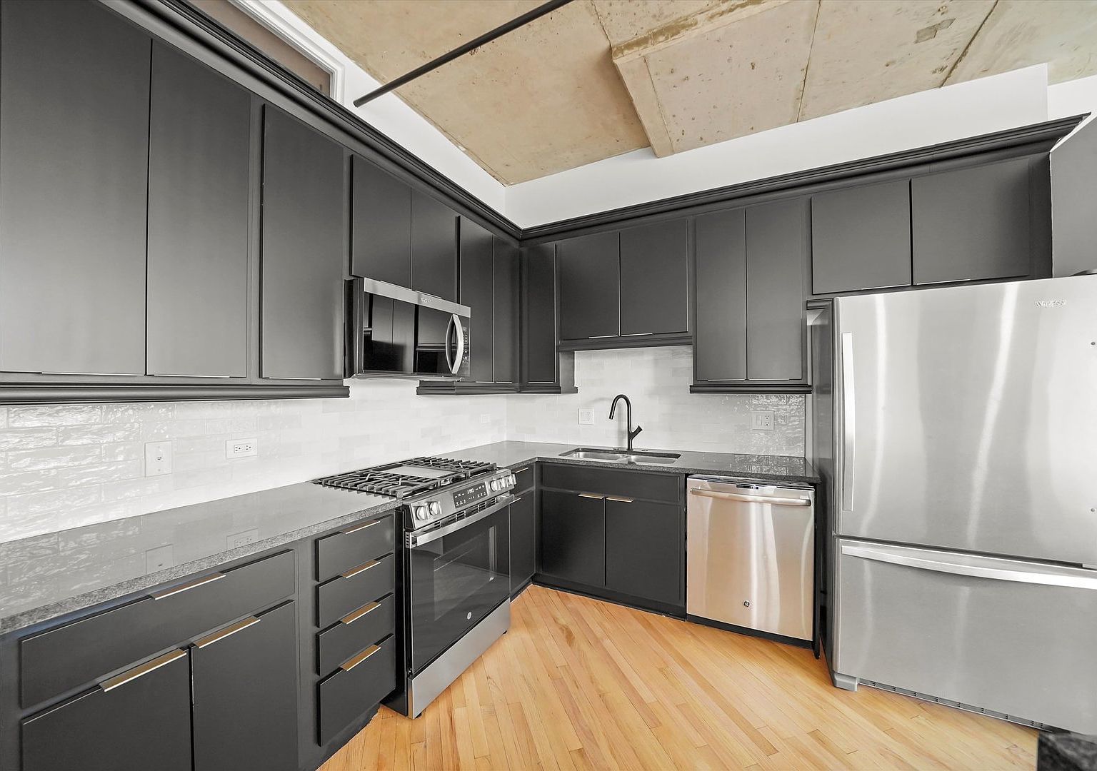 6 S Laflin Street Unit: 910