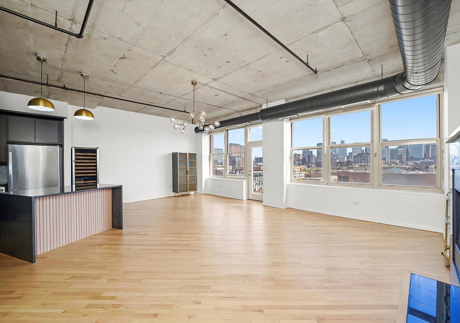 6 S Laflin Street Unit: 910