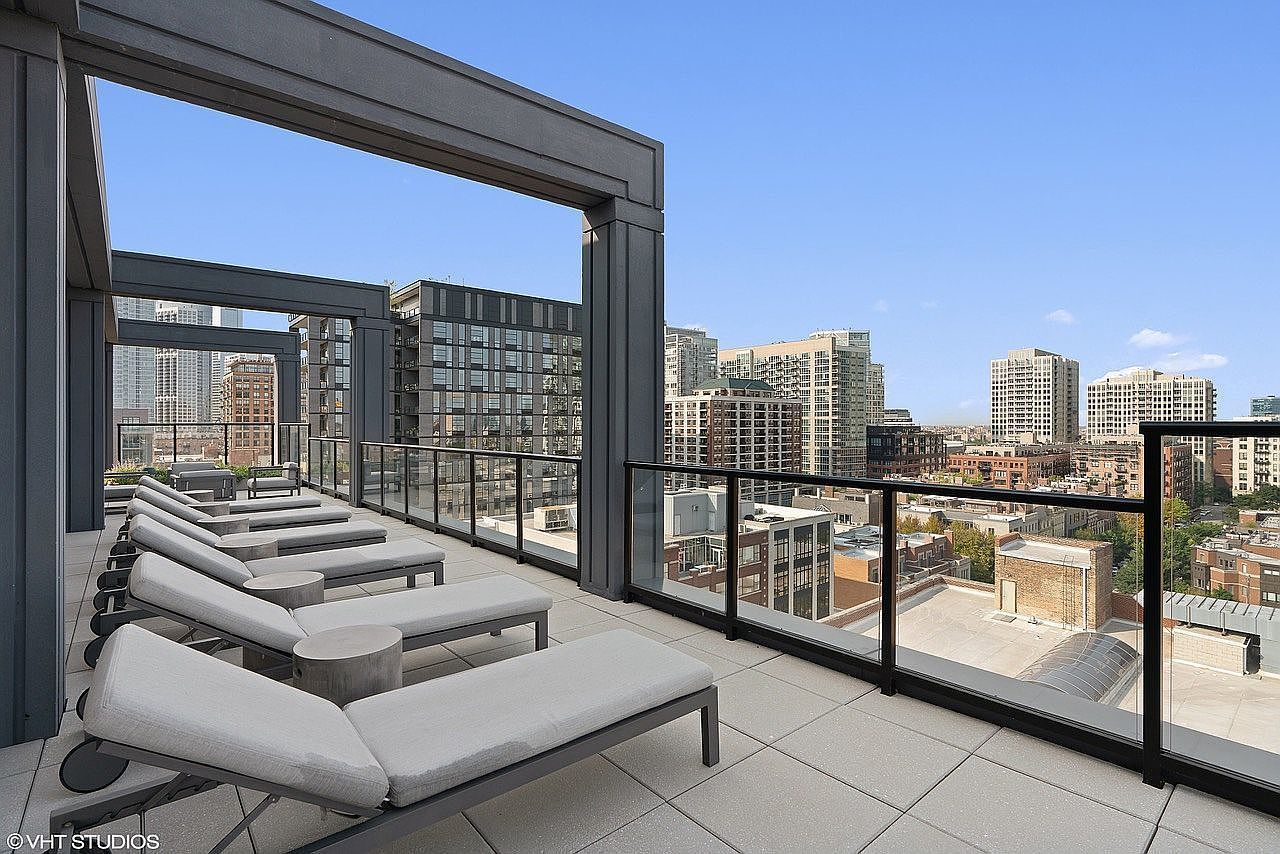 366 W Superior Street Unit: 801