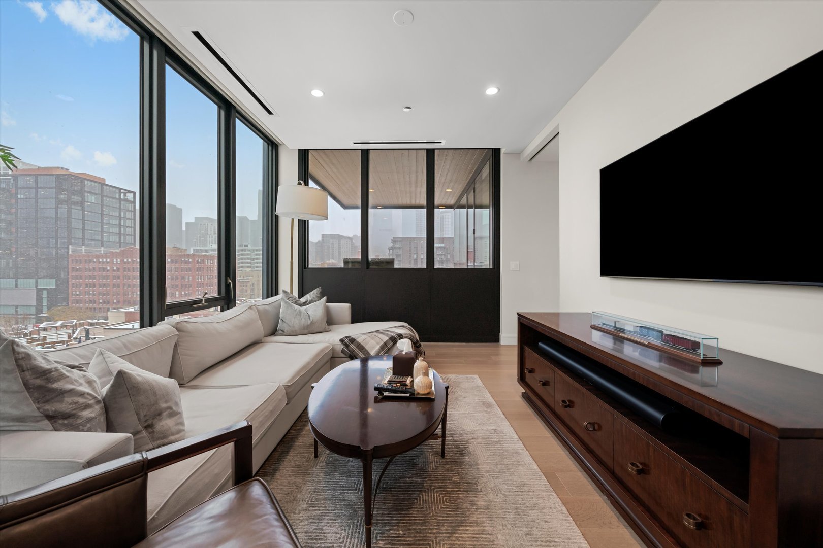 366 W Superior Street Unit: 801