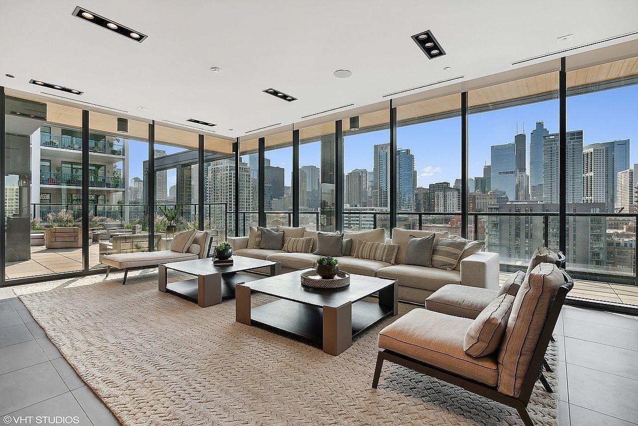 366 W Superior Street Unit: 801