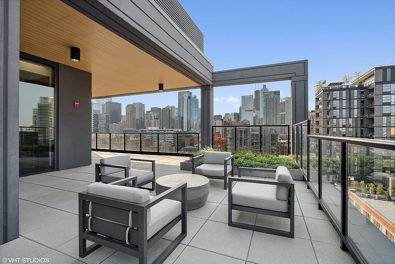 366 W Superior Street Unit: 801