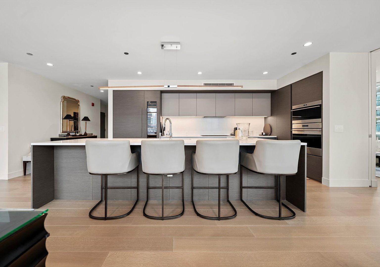 366 W Superior Street Unit: 801