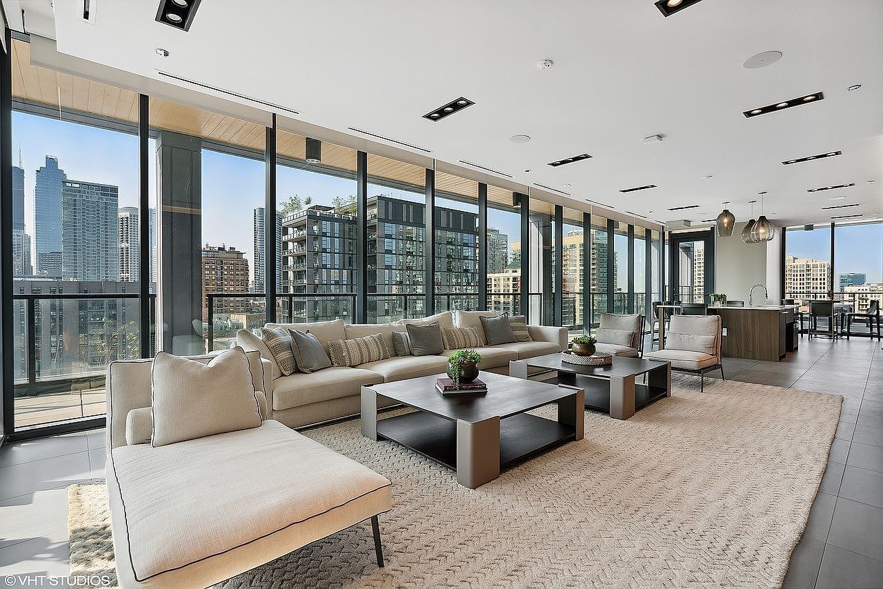 366 W Superior Street Unit: 801