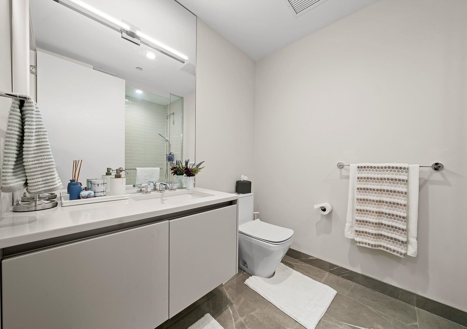 366 W Superior Street Unit: 801