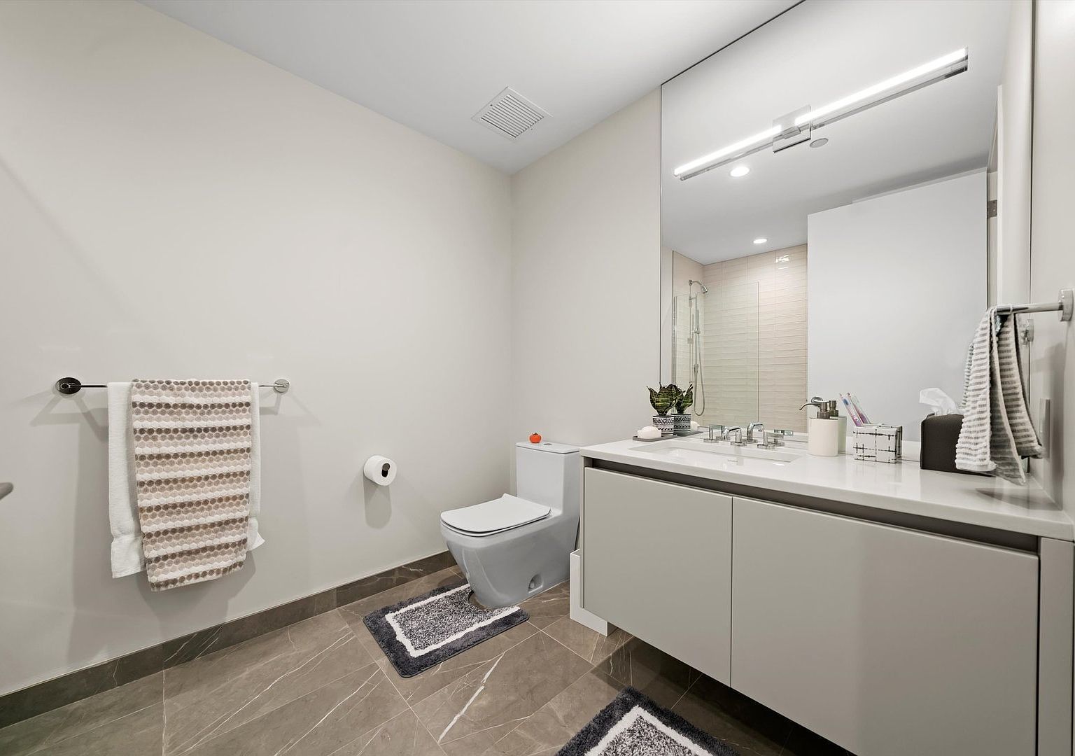 366 W Superior Street Unit: 801