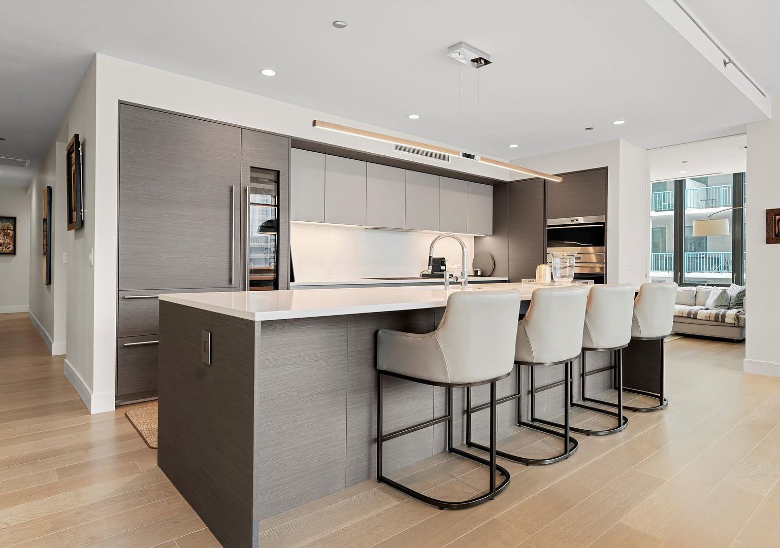 366 W Superior Street Unit: 801