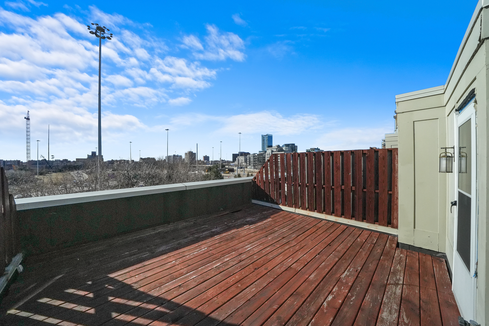 909 W Ohio Street Unit: 12