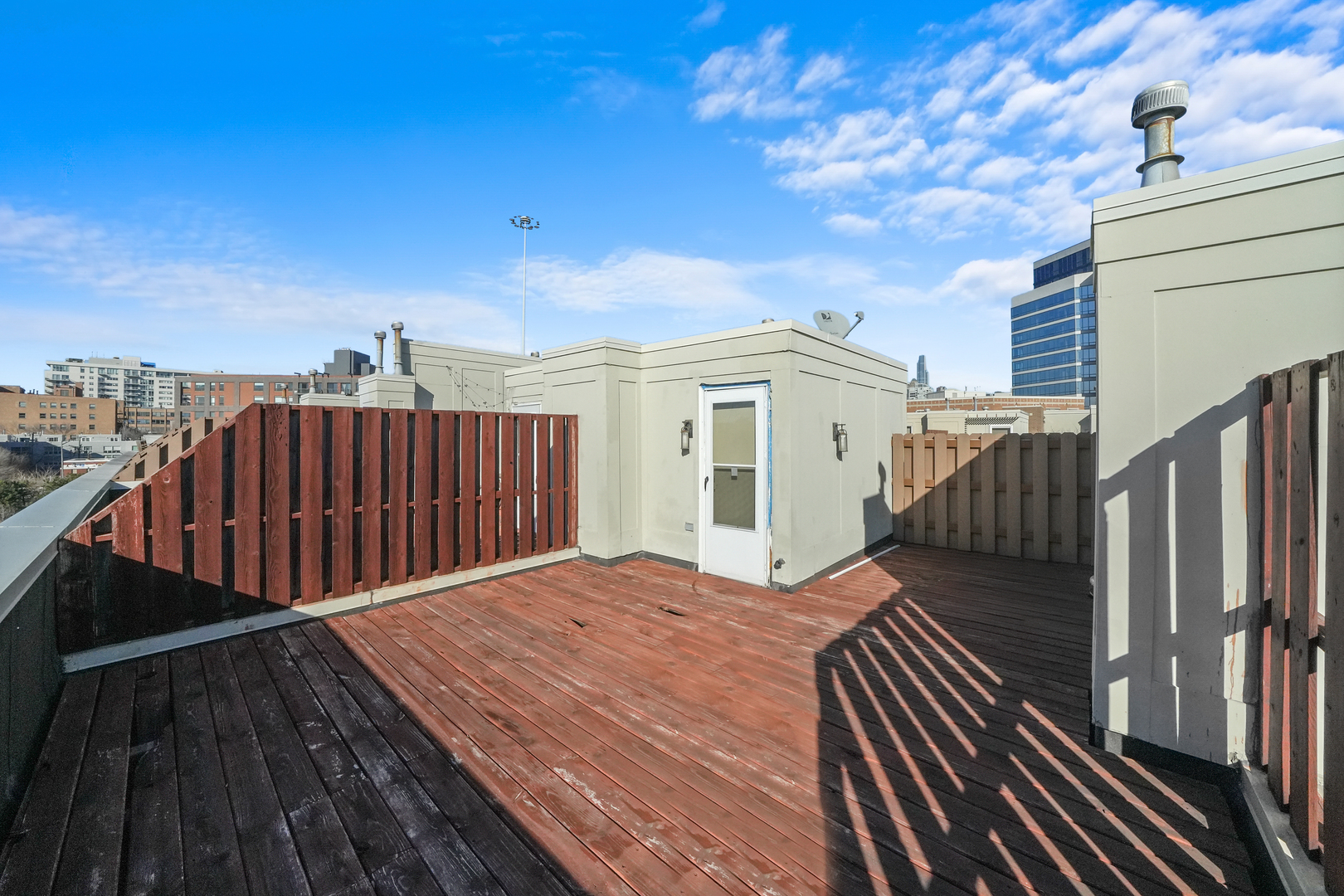 909 W Ohio Street Unit: 12