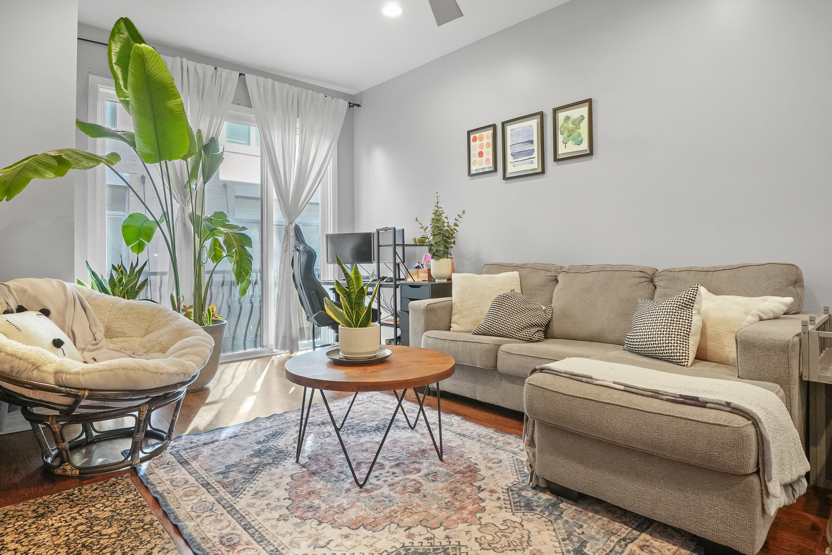 909 W Ohio Street Unit: 12