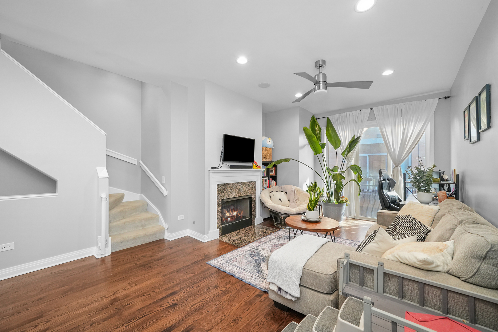 909 W Ohio Street Unit: 12