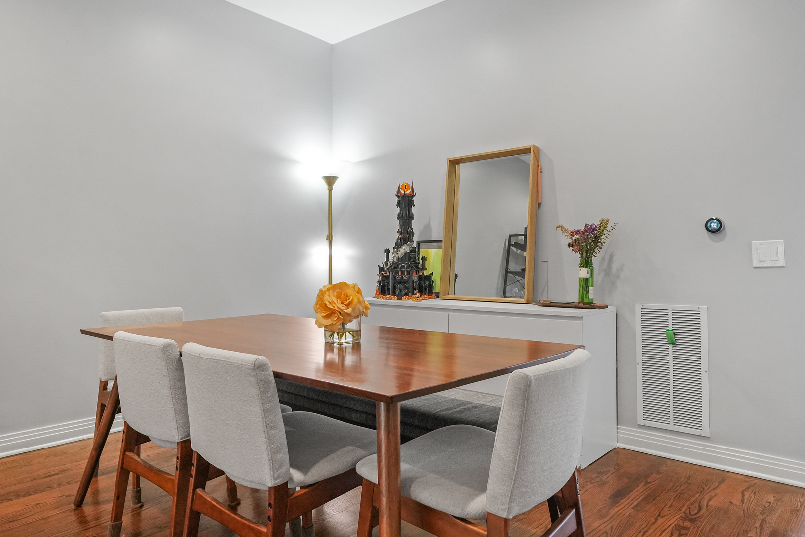 909 W Ohio Street Unit: 12