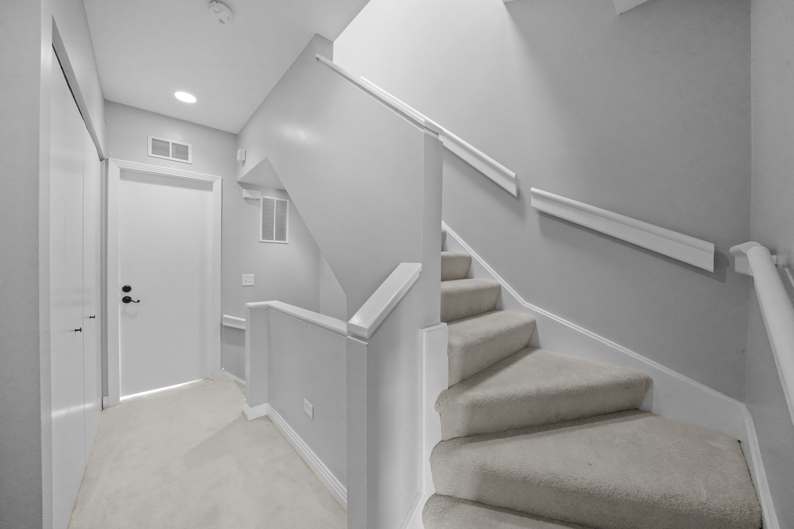 909 W Ohio Street Unit: 12