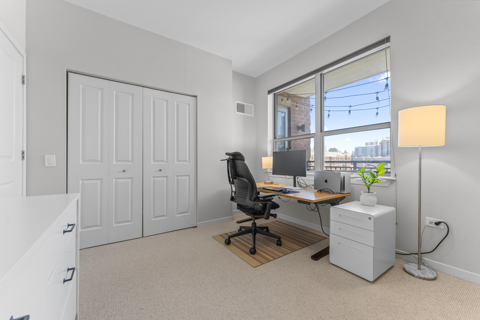 437 W Division Street Unit: 708