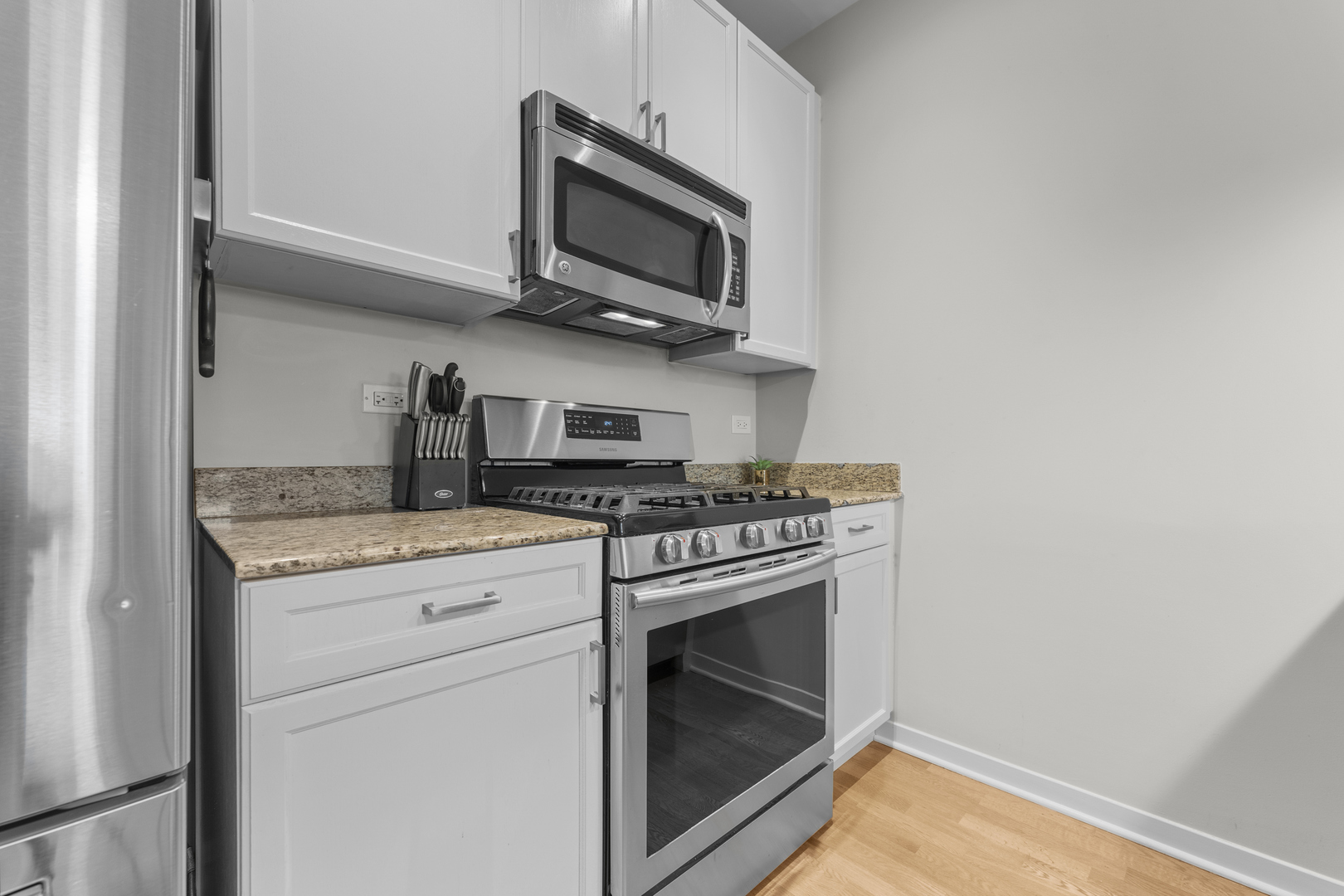 437 W Division Street Unit: 708