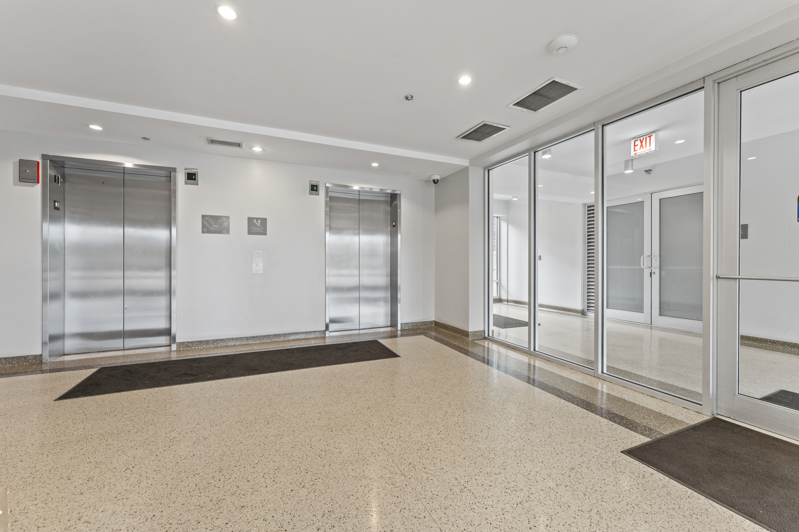 437 W Division Street Unit: 708