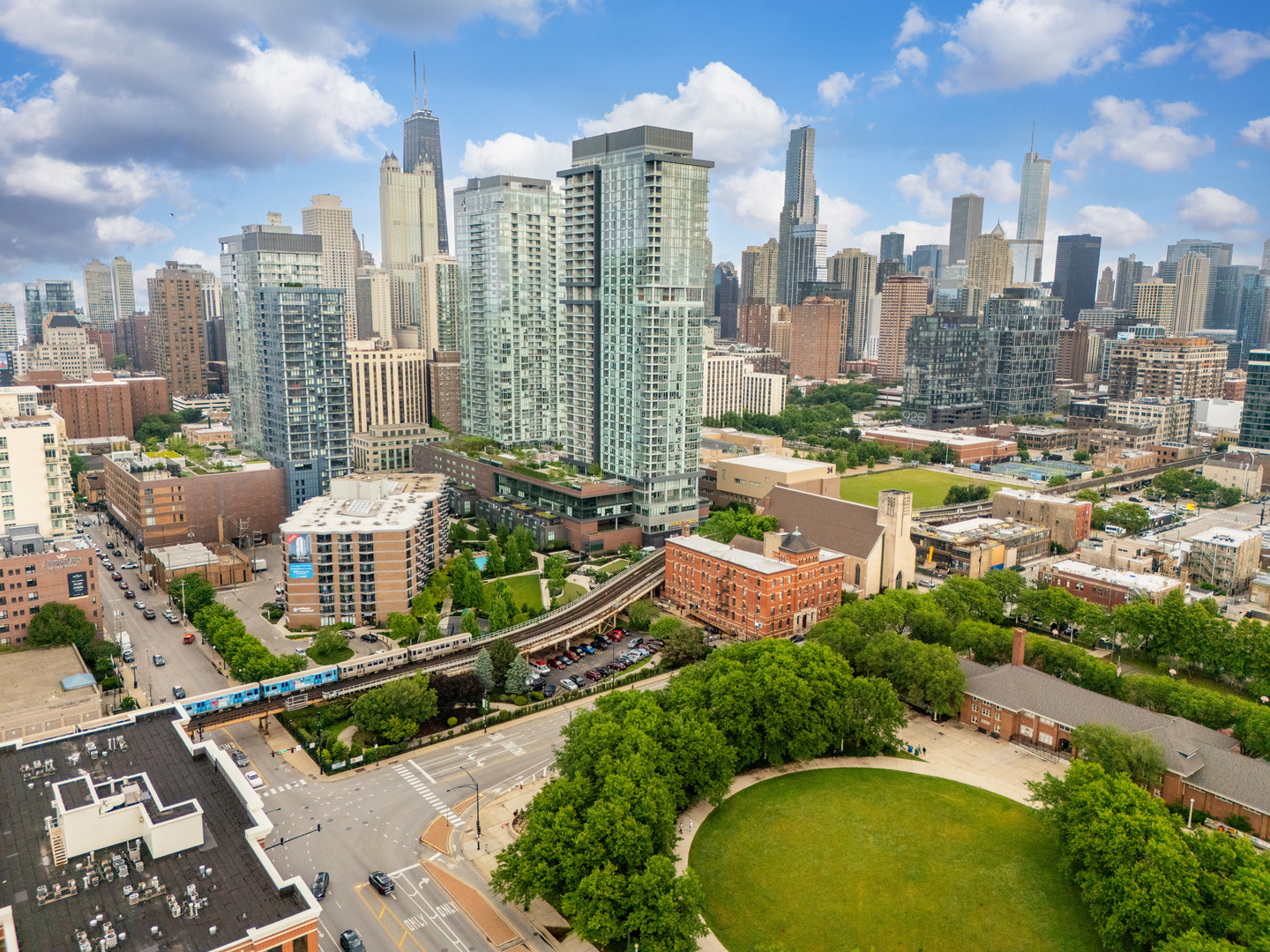 437 W Division Street Unit: 708