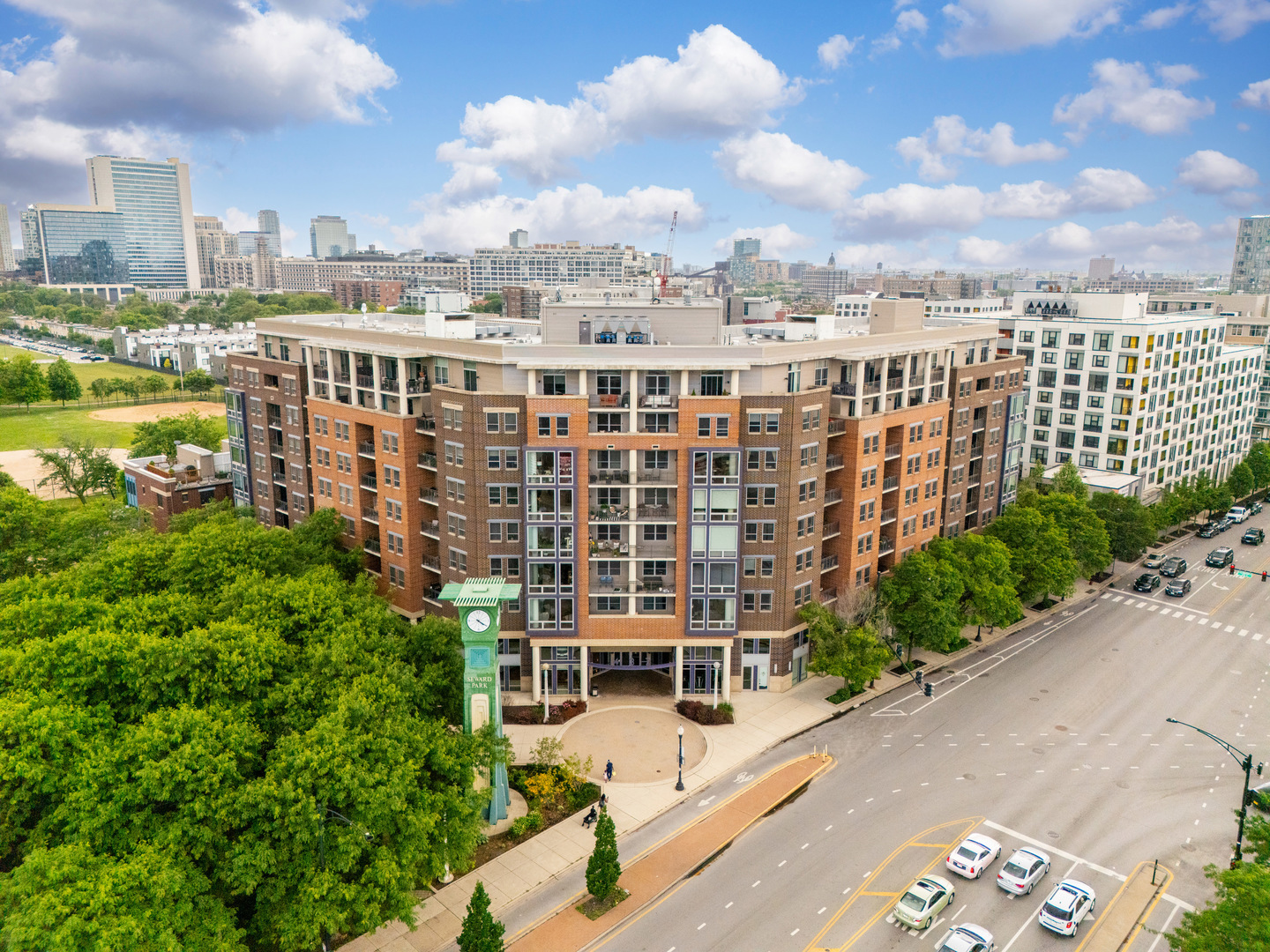 437 W Division Street Unit: 708