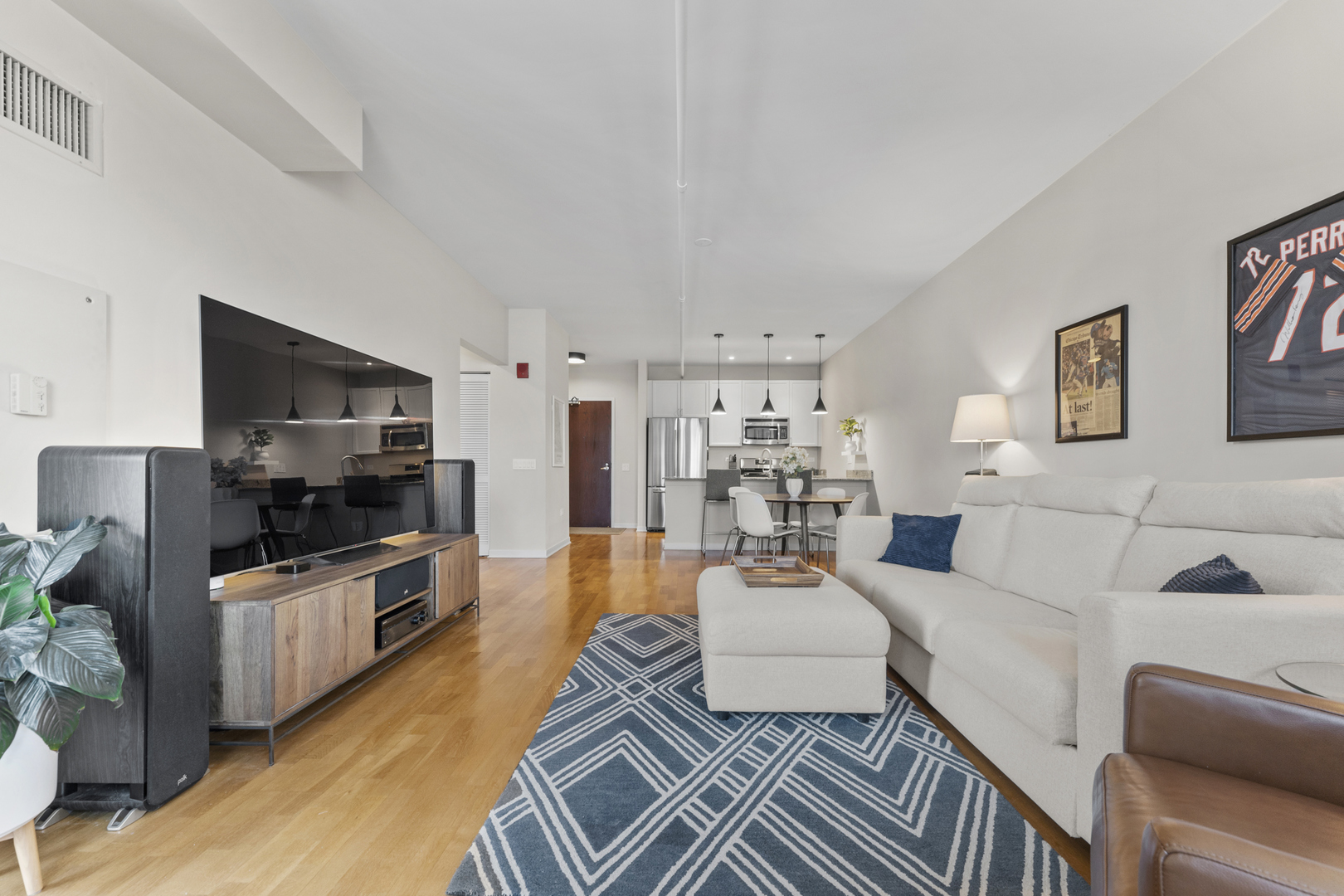 437 W Division Street Unit: 708