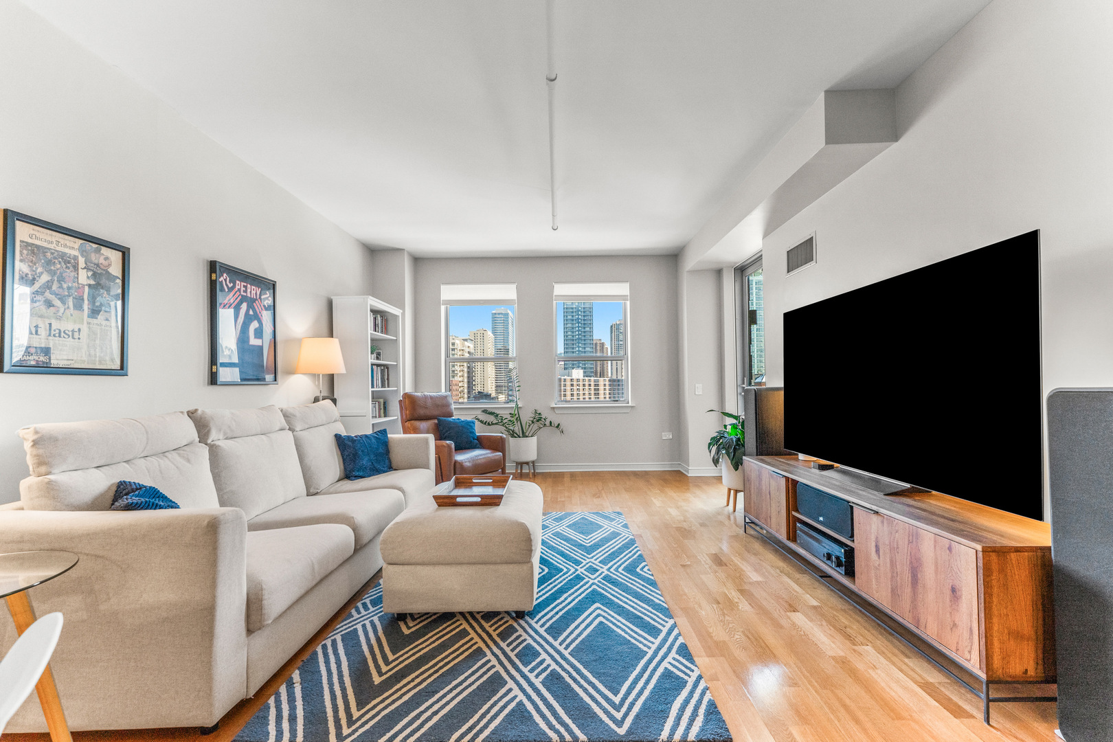 437 W Division Street Unit: 708