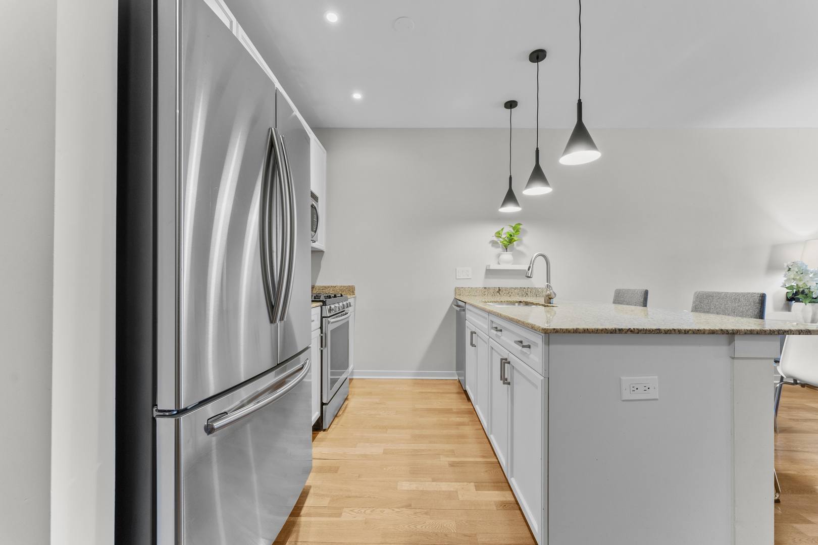 437 W Division Street Unit: 708