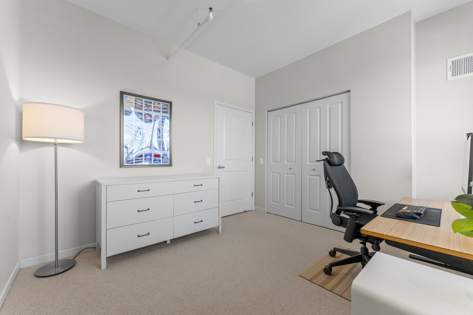 437 W Division Street Unit: 708