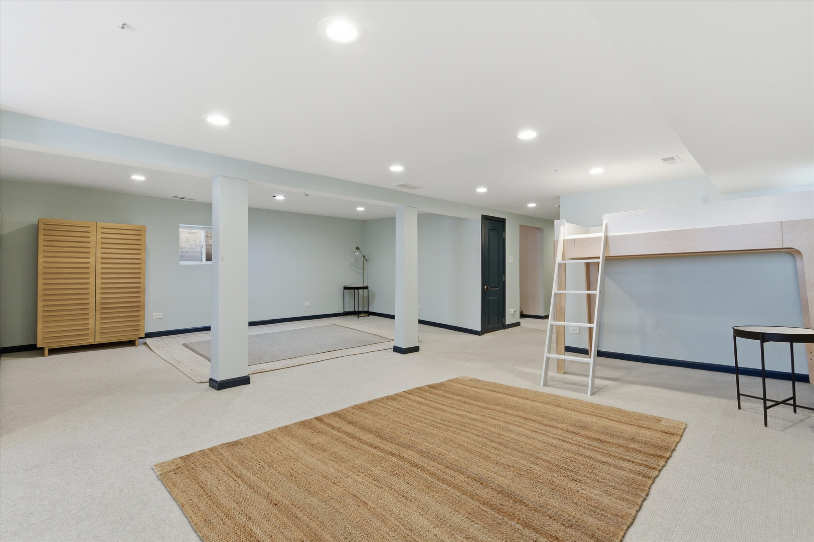 4935 W Carmen Avenue