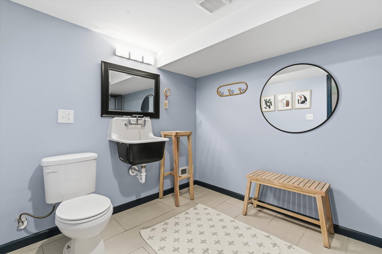 4935 W Carmen Avenue