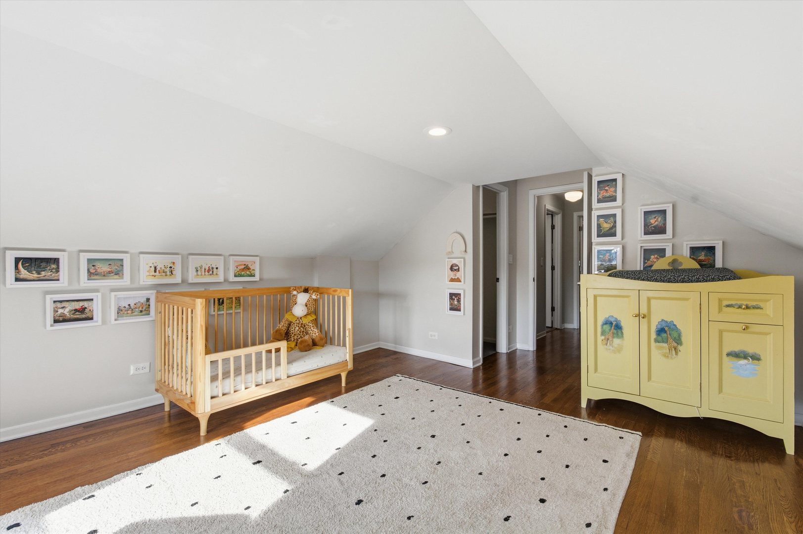 4935 W Carmen Avenue