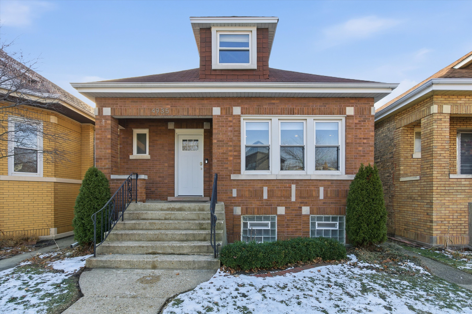 4935 W Carmen Avenue