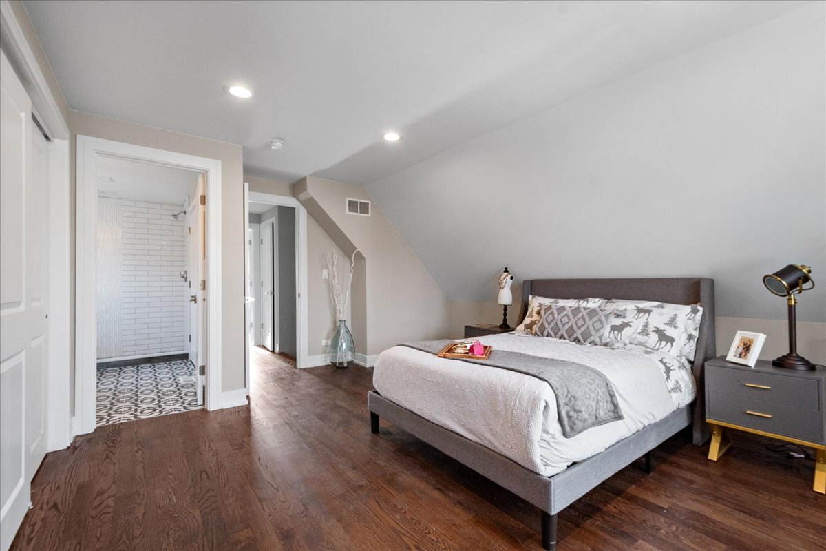 4855 W School Street