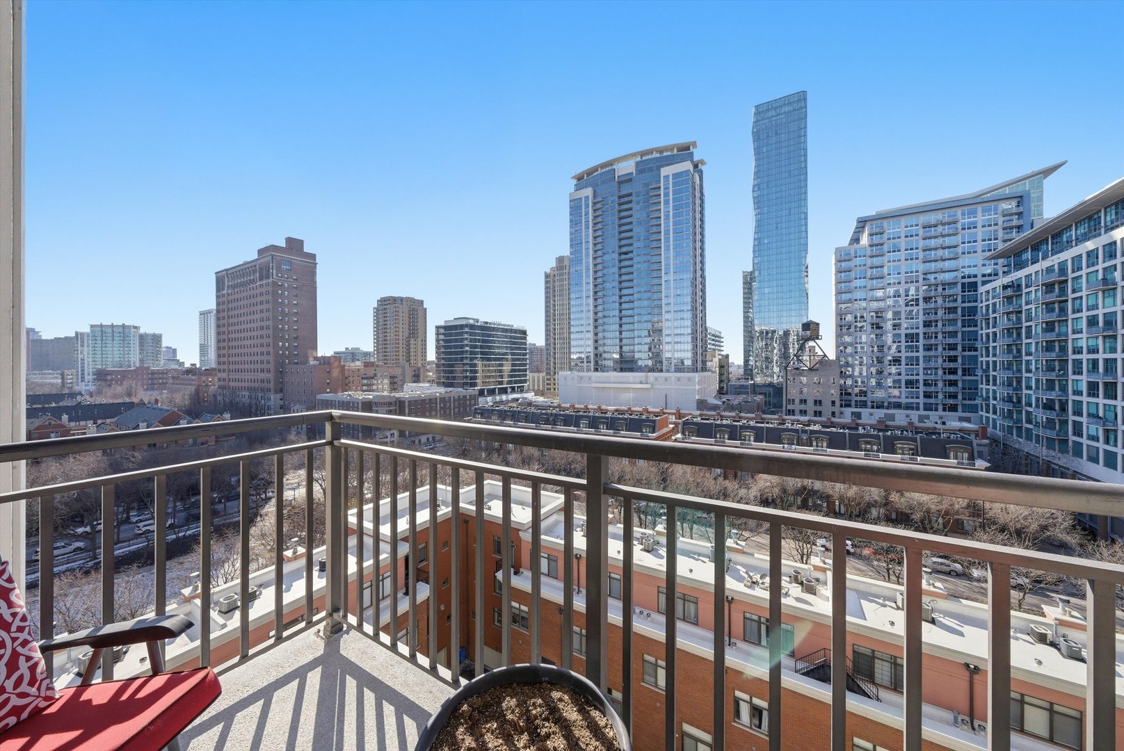 1322 S PRAIRIE Avenue Unit: 903