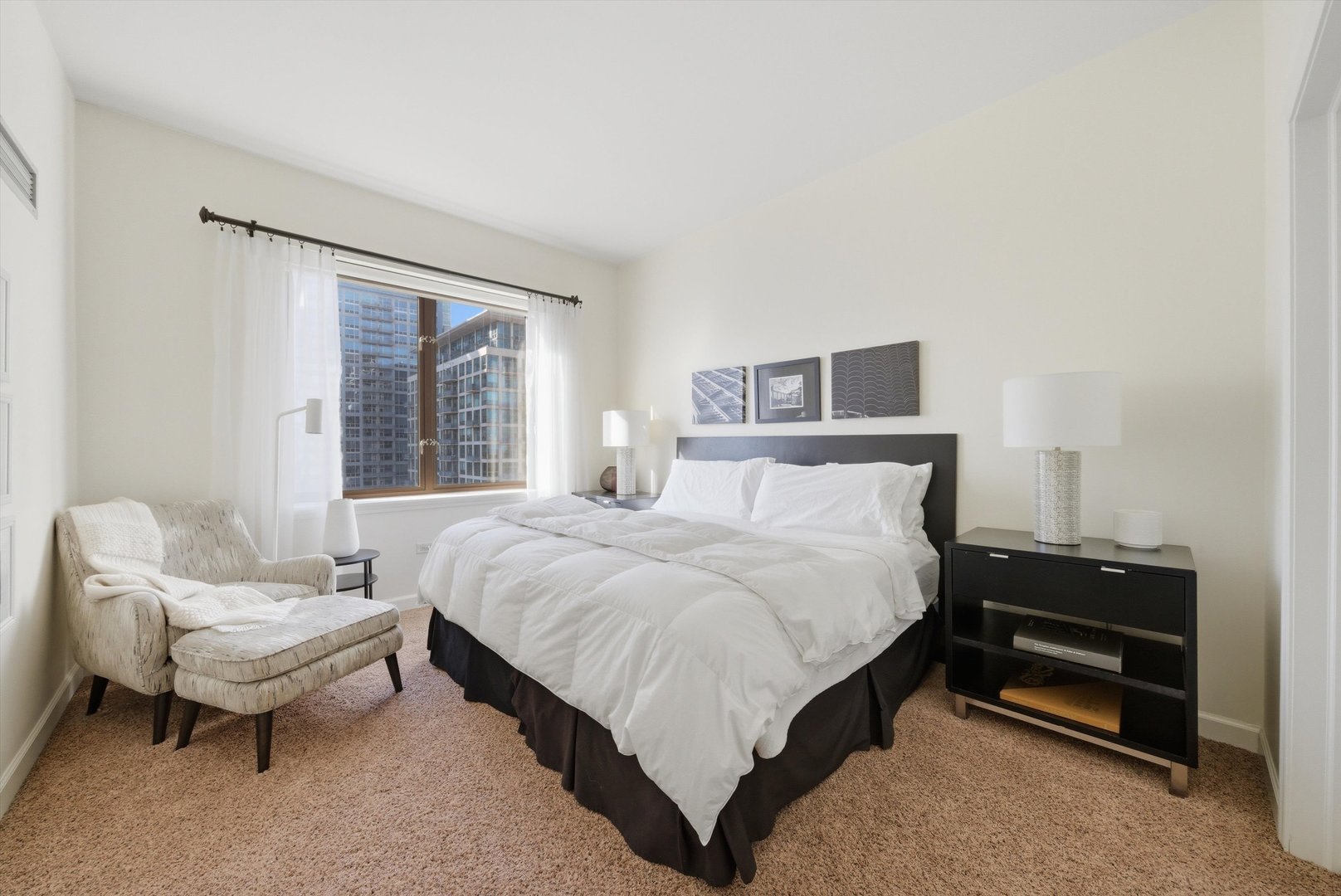 1322 S PRAIRIE Avenue Unit: 903