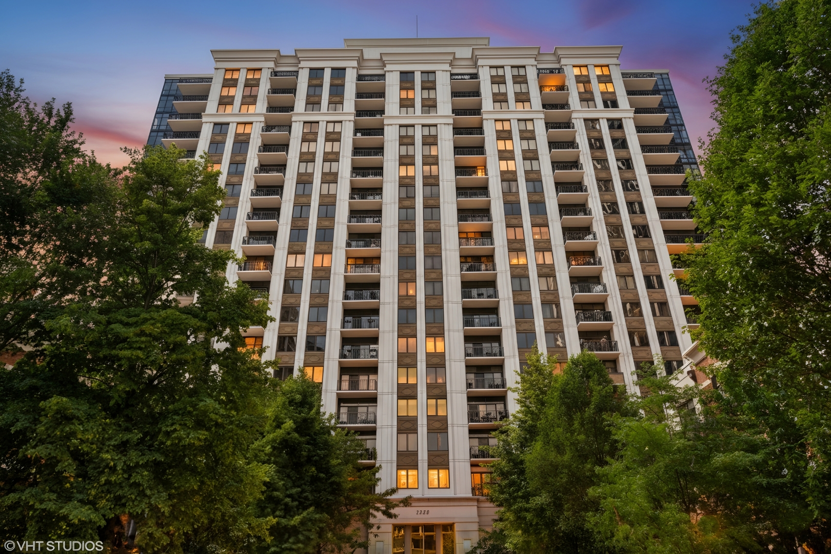1322 S PRAIRIE Avenue Unit: 903