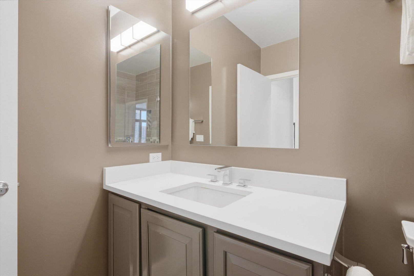 1322 S PRAIRIE Avenue Unit: 903