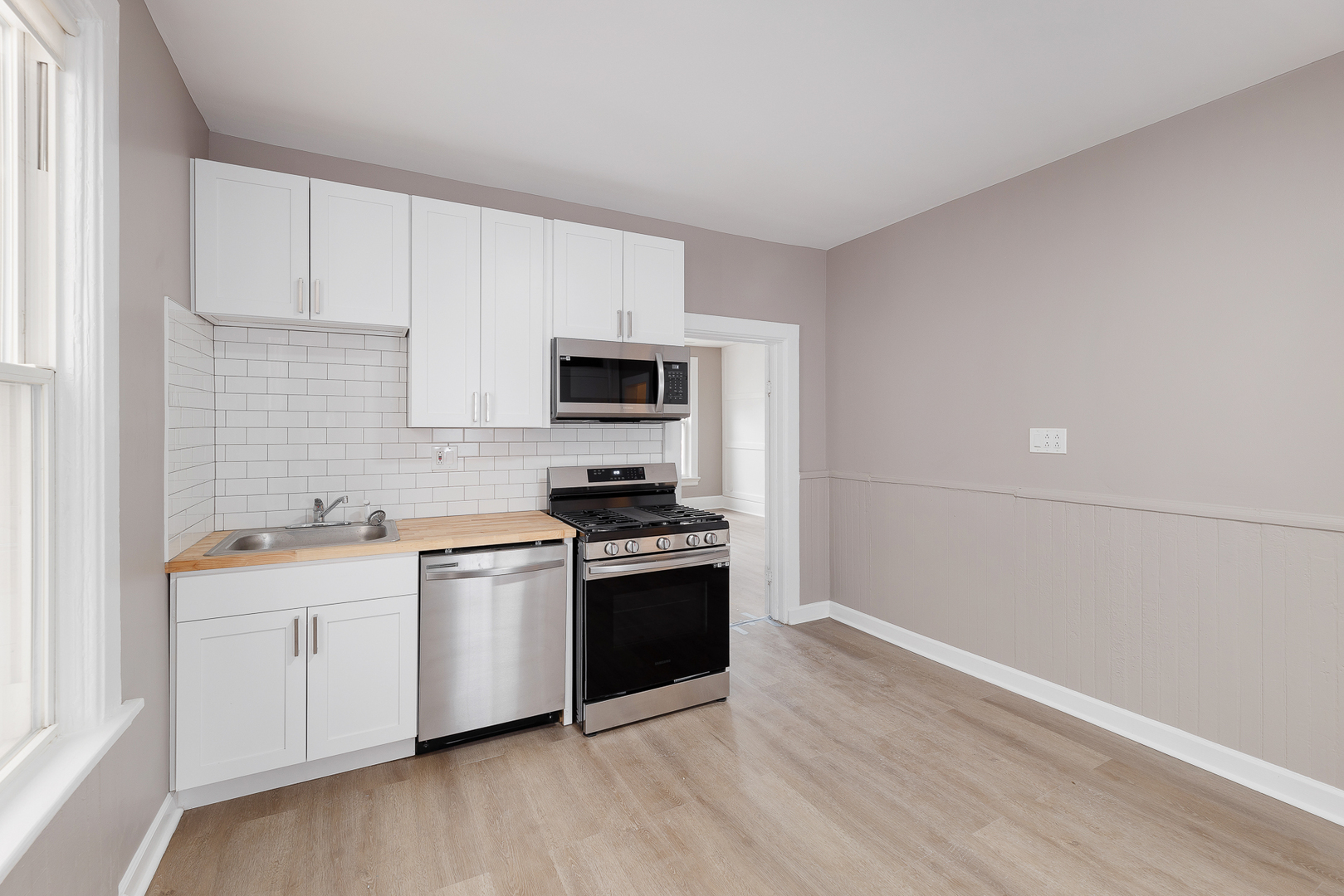 1430 W Superior Street