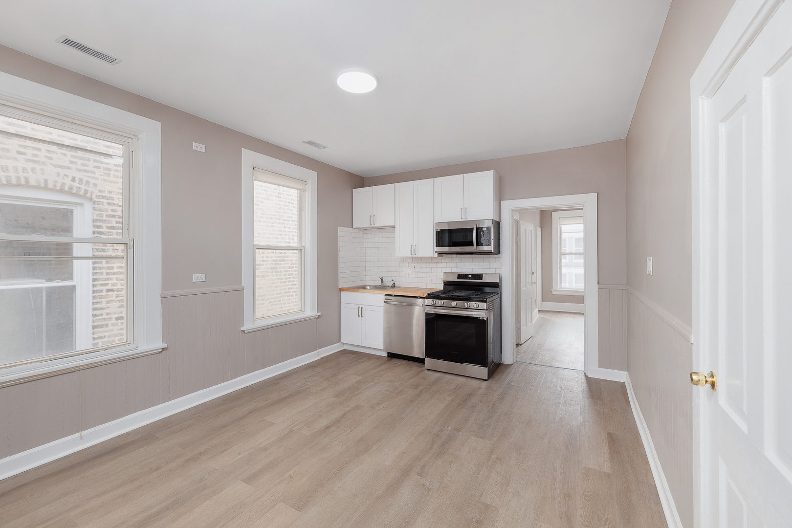 1430 W Superior Street