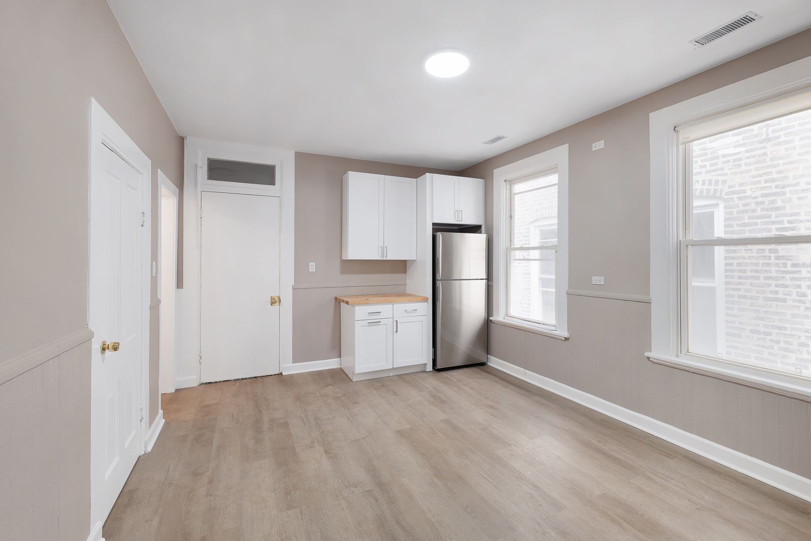 1430 W Superior Street