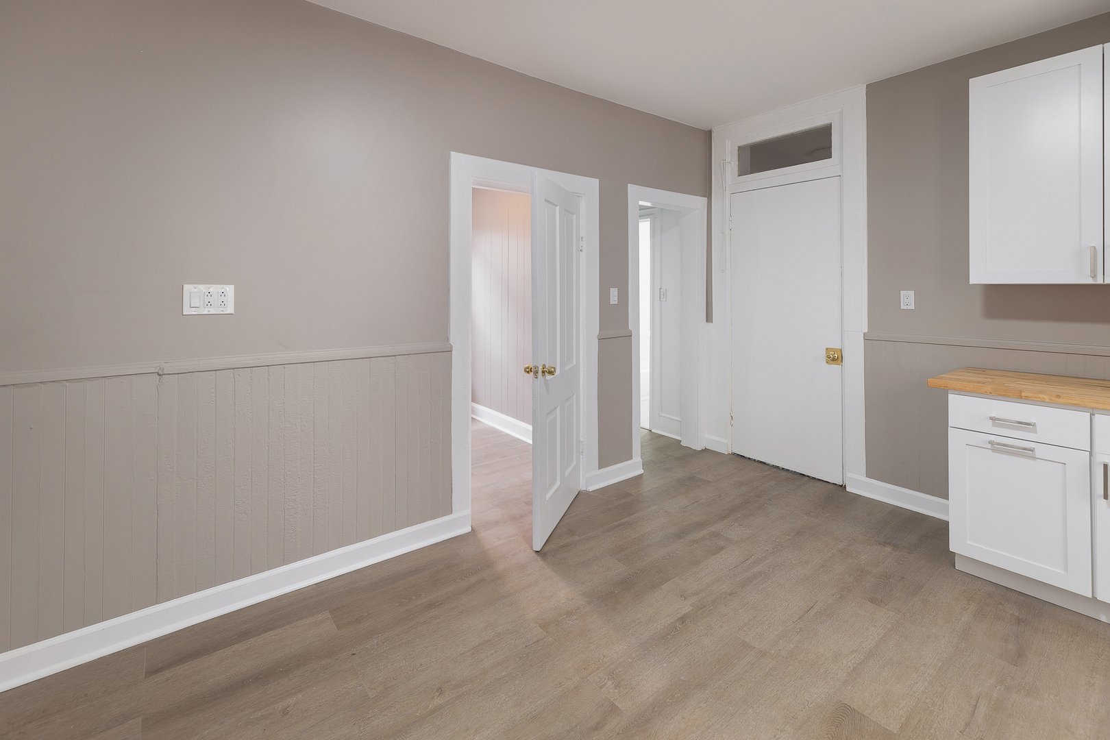 1430 W Superior Street