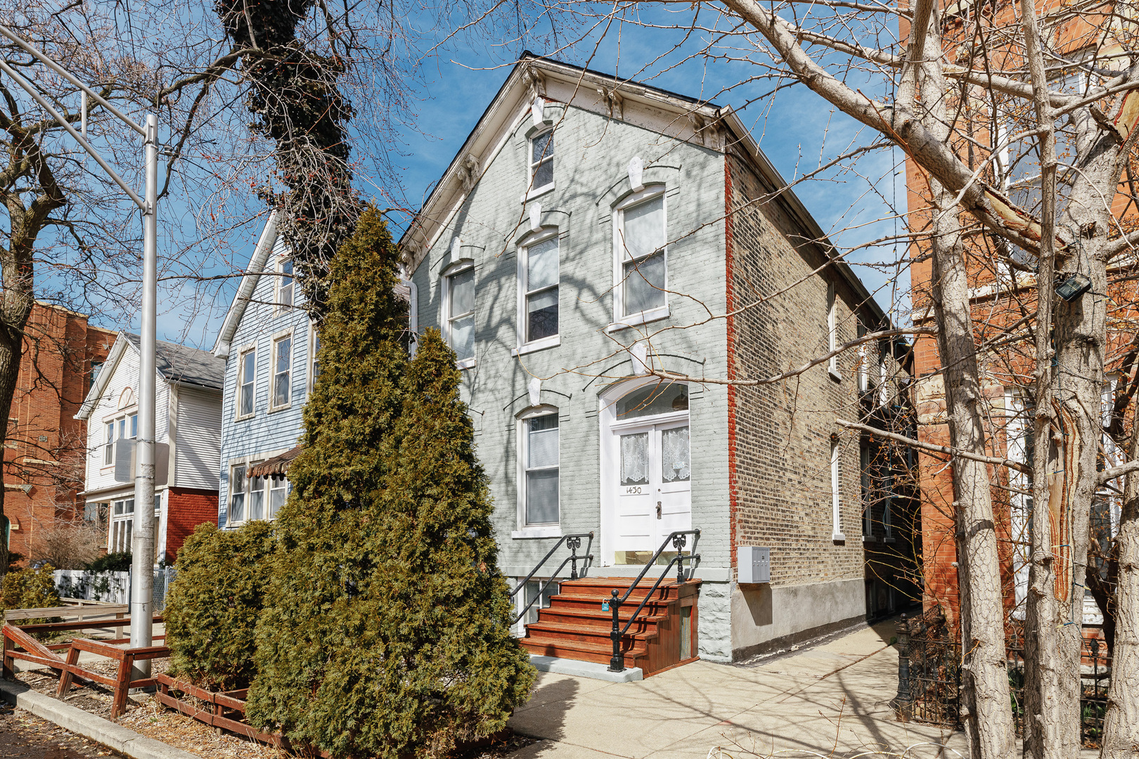 1430 W Superior Street