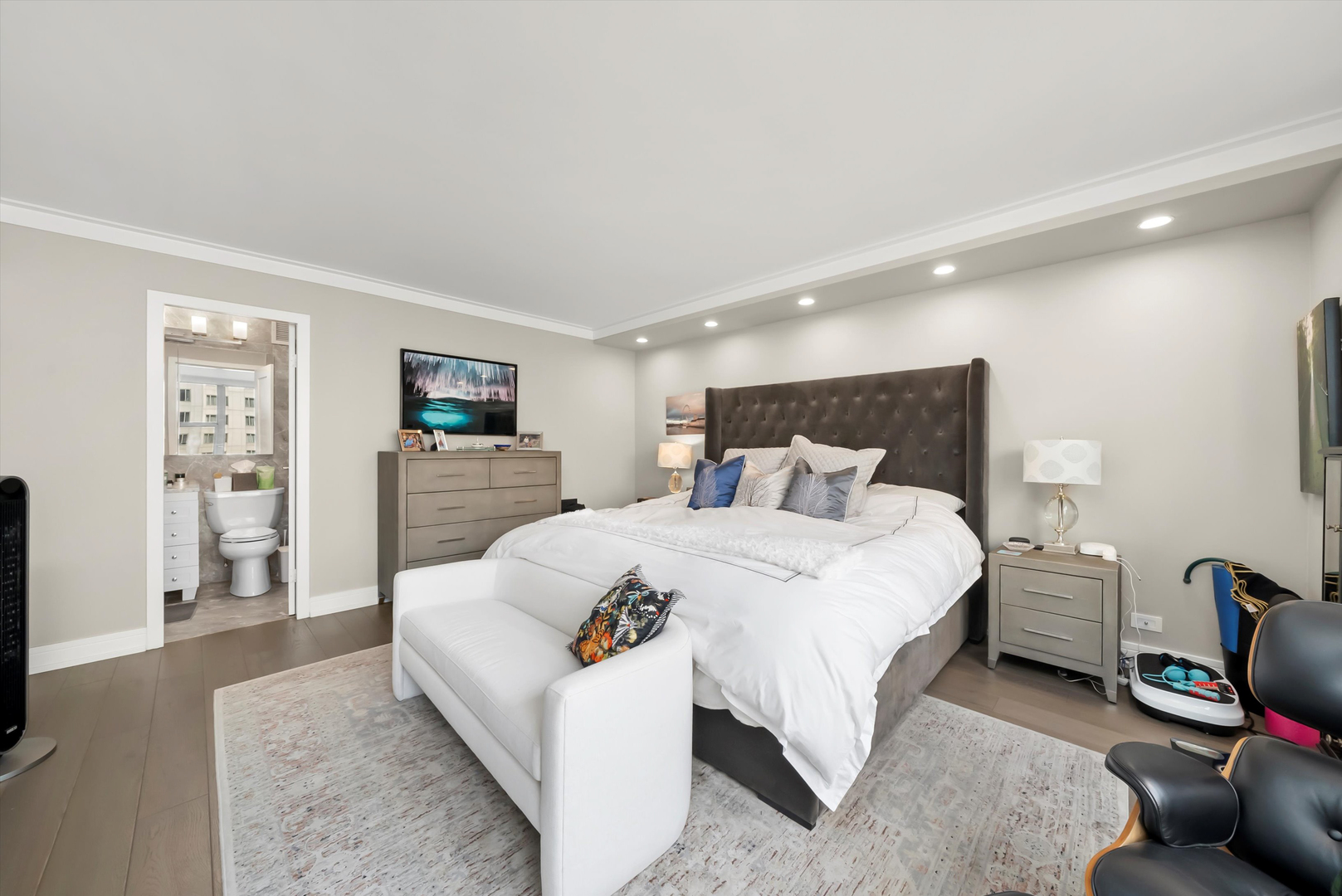 777 N Michigan Avenue Unit: 1601